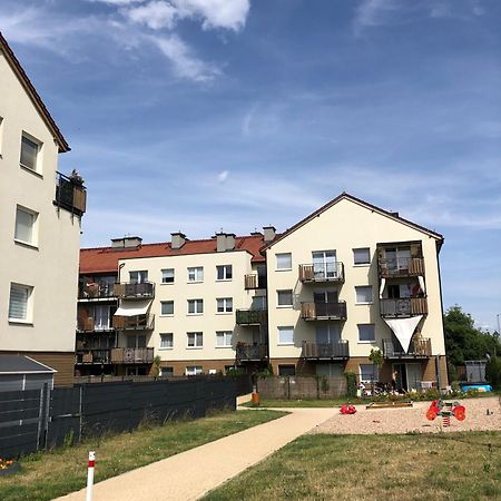 Urocze Mieszkanie Z Ogrodkiem I Bezplatny Parking فروتسواف المظهر الخارجي الصورة