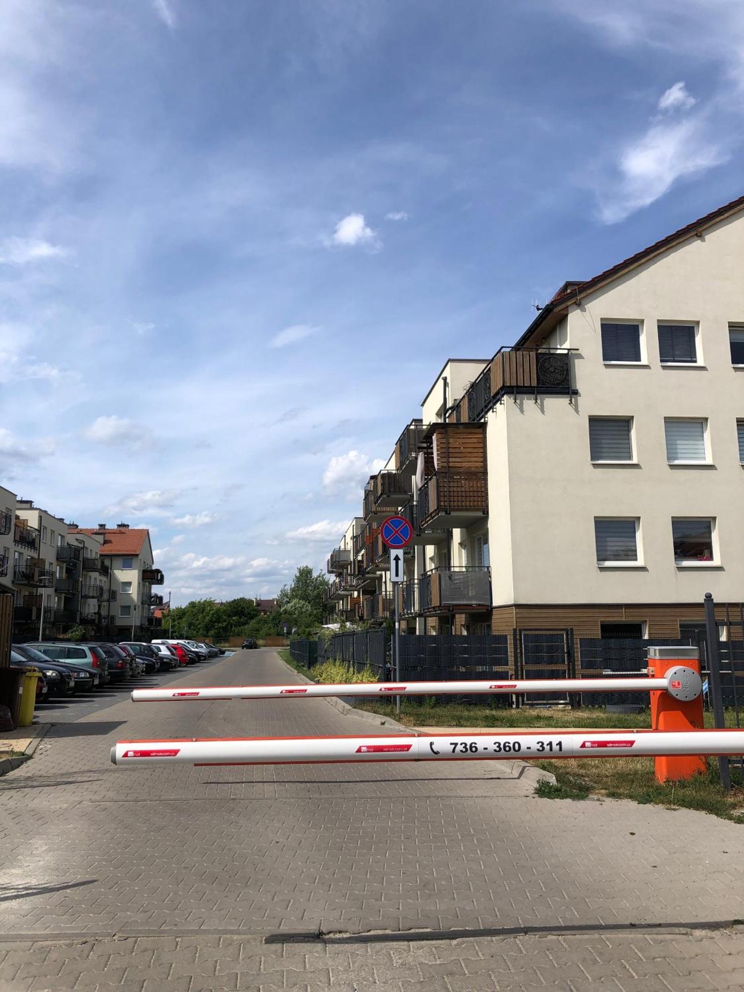 Urocze Mieszkanie Z Ogrodkiem I Bezplatny Parking فروتسواف المظهر الخارجي الصورة